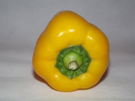 yellow bell pepper 01