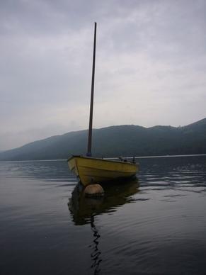 yellow boat lake