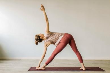 yoga practice picture dynamic stretching lady