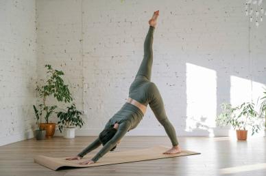 yoga pratice picture upside down stretching lady scene